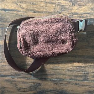 Lululemon Everywhere Belt Bag Fleece/Sherpa